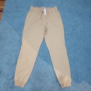 Lululemon On the Fly Jogger